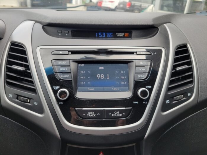 Hyundai Elantra GLS - Image 16