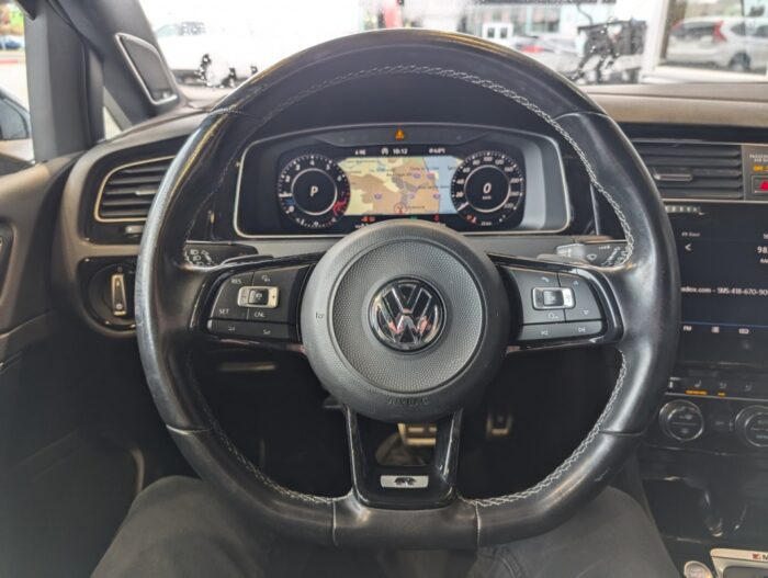 Volkswagen Golf - - Image 13