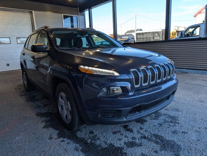 Jeep Cherokee Sport - Image 4