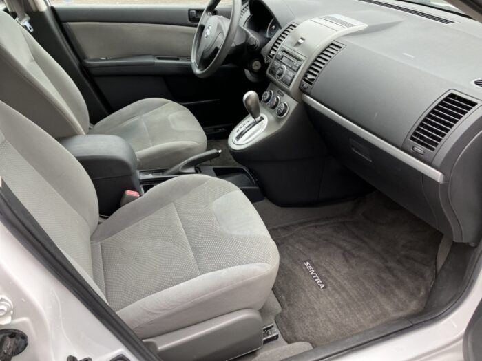 Nissan Sentra 2,0 S - Image 10