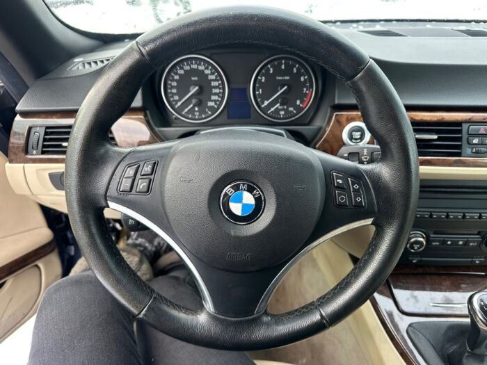 BMW 3 Series 328i – Image 10