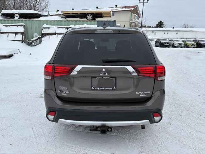 Mitsubishi Outlander ES AWC BAS MILLAGE/ 7 PASSAGERS/TOIT OUVRANT - Image 8