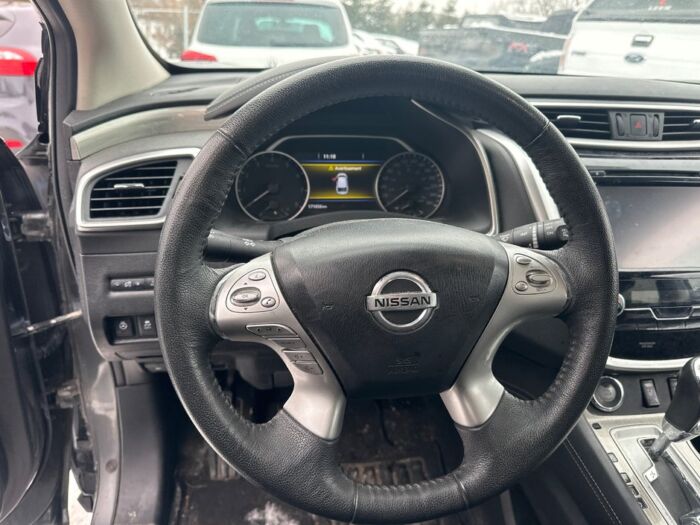 Nissan Murano SV - Image 10