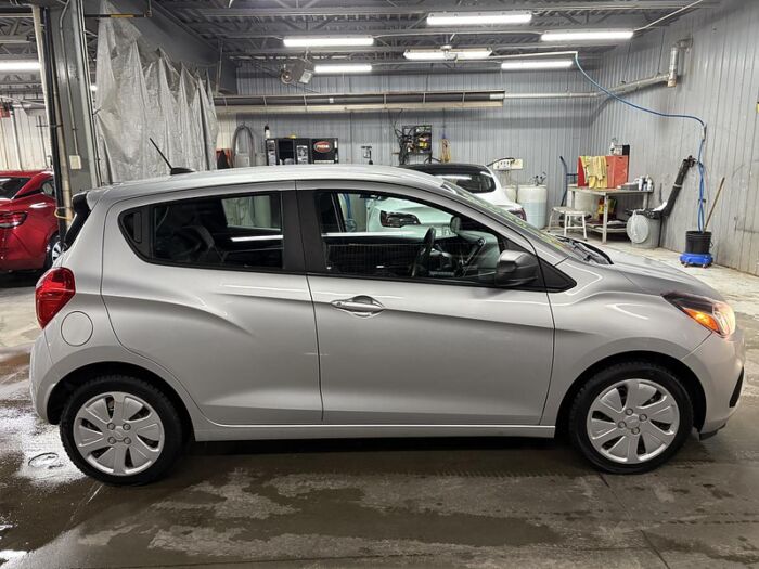 Chevrolet Spark LS MAN. CAMÉRA BAS KILOMÉTRAGE ÉCONOMIQUE - Image 9