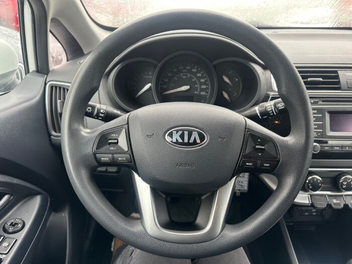 Kia Rio LX - Image 16