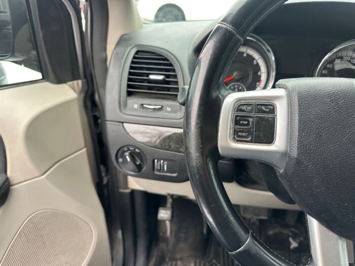 Dodge Grand Caravan SE - Image 16