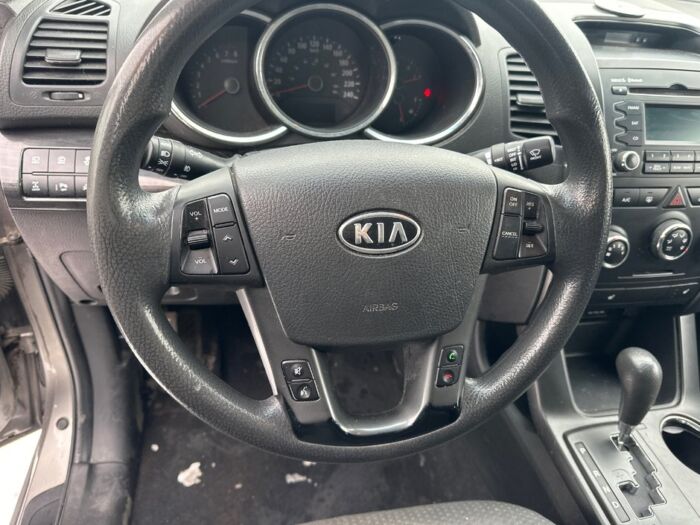 Kia Sorento LX-V6 - Image 11