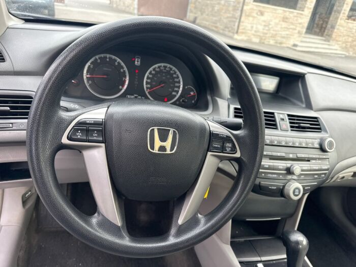 Honda Accord LX – Image 11