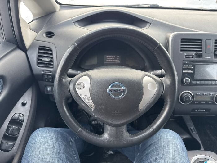 Nissan Leaf S - Image 21