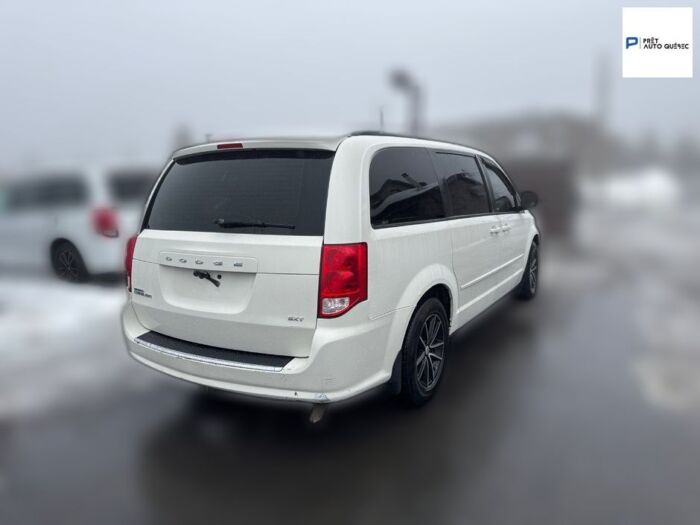 Dodge Grand Caravan SXT PLUS - Image 7