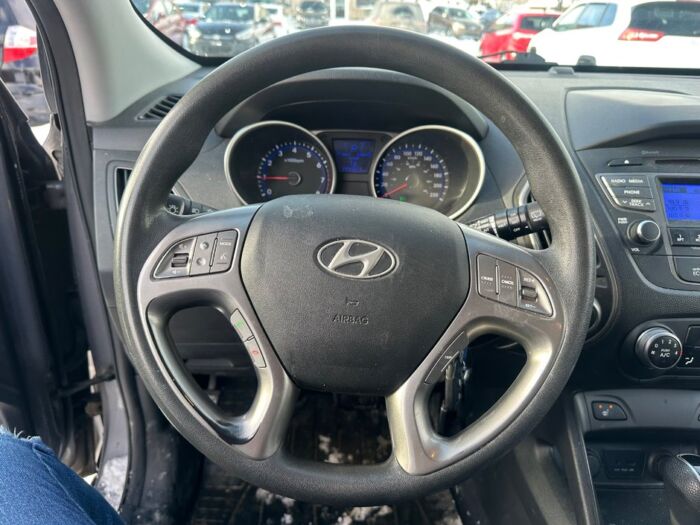 Hyundai Tucson GL – Image 9