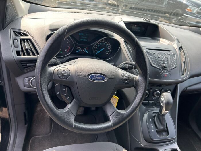 Ford Escape S – Image 14