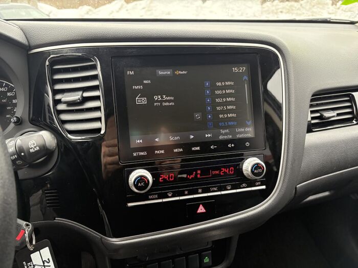 Mitsubishi Outlander ES S-AWC/DEGIVREUR D'ESSUIE GLACE/CARPLAY/7PASSAGE - Image 22