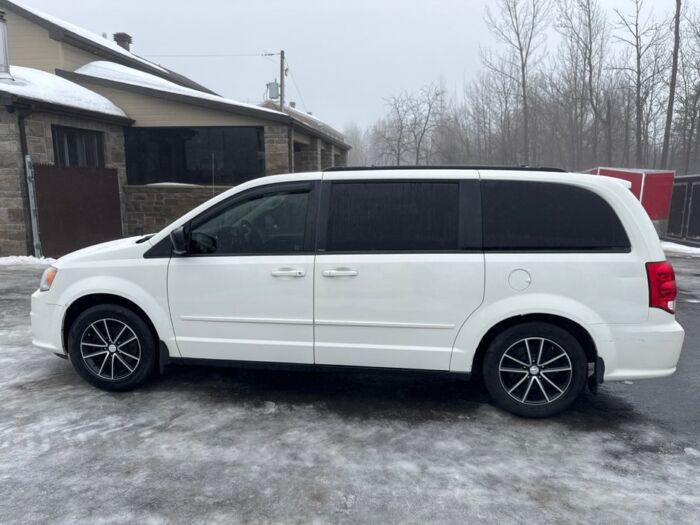 Dodge Grand Caravan SXT PLUS - Image 15