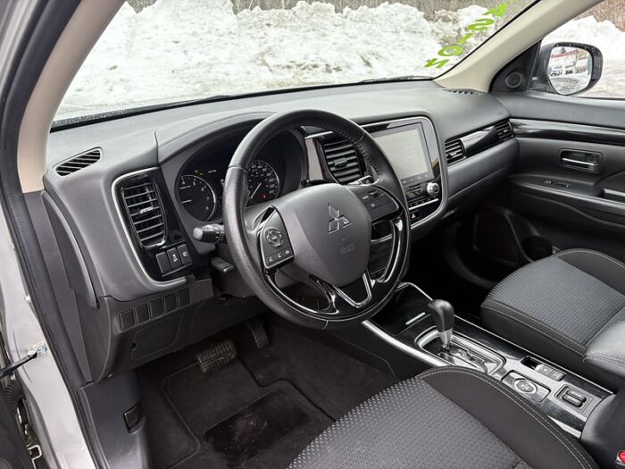 Mitsubishi Outlander ES S-AWC/DEGIVREUR D'ESSUIE GLACE/CARPLAY/7PASSAGE - Image 16